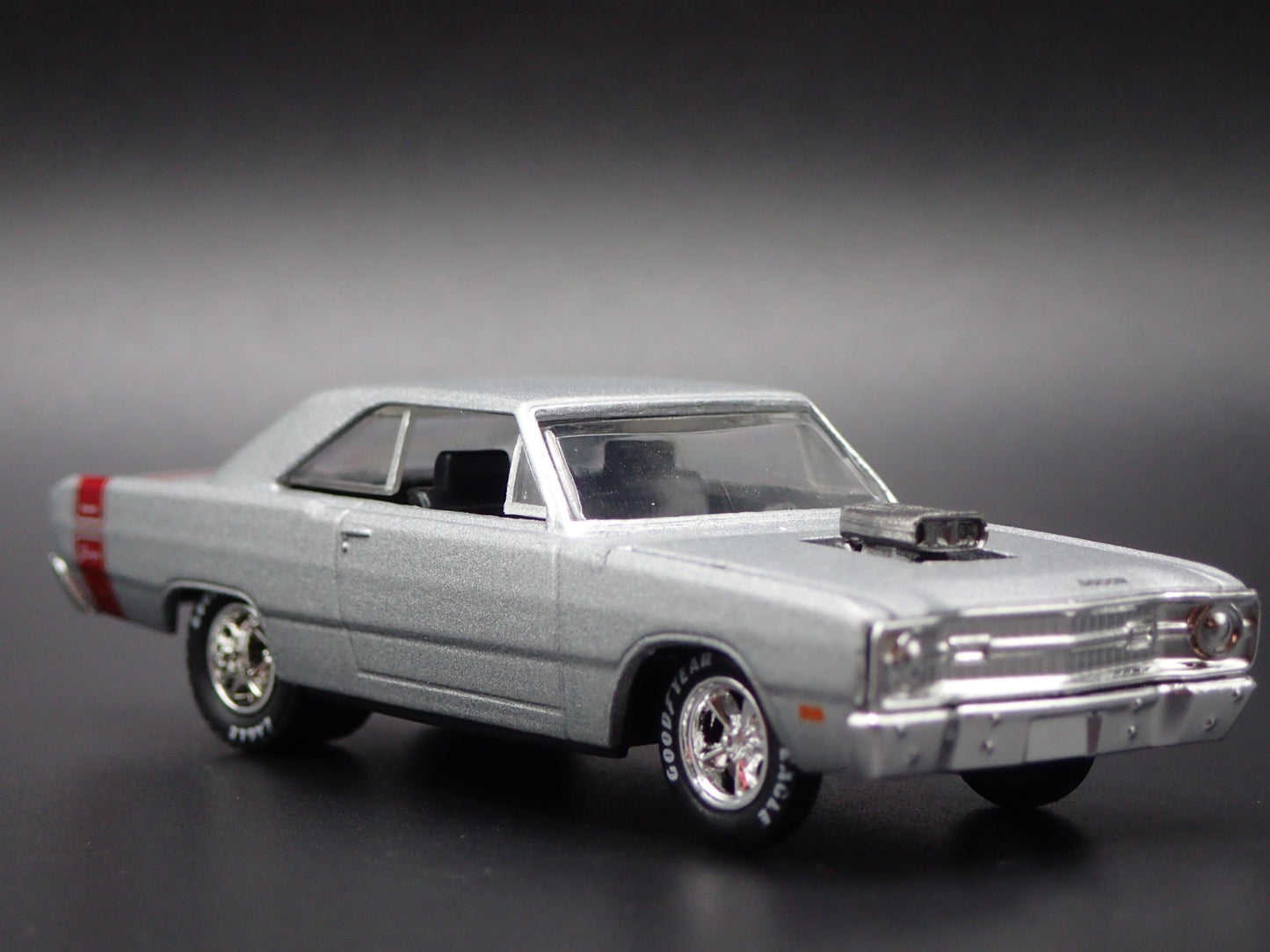 1969 69 DODGE DART SWINGER 340 1:64 SCALE COLLECTIBLE DIORAMA DIECAST MODEL CAR