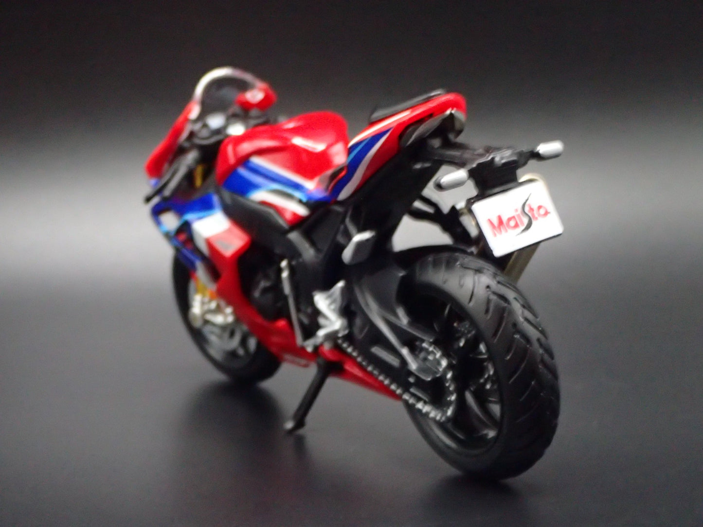 HONDA CBR1000RR-R FIREBLADE SP SPORTS BIKE MOTORCYCLE 1/18 SCALE DIECAST MODEL