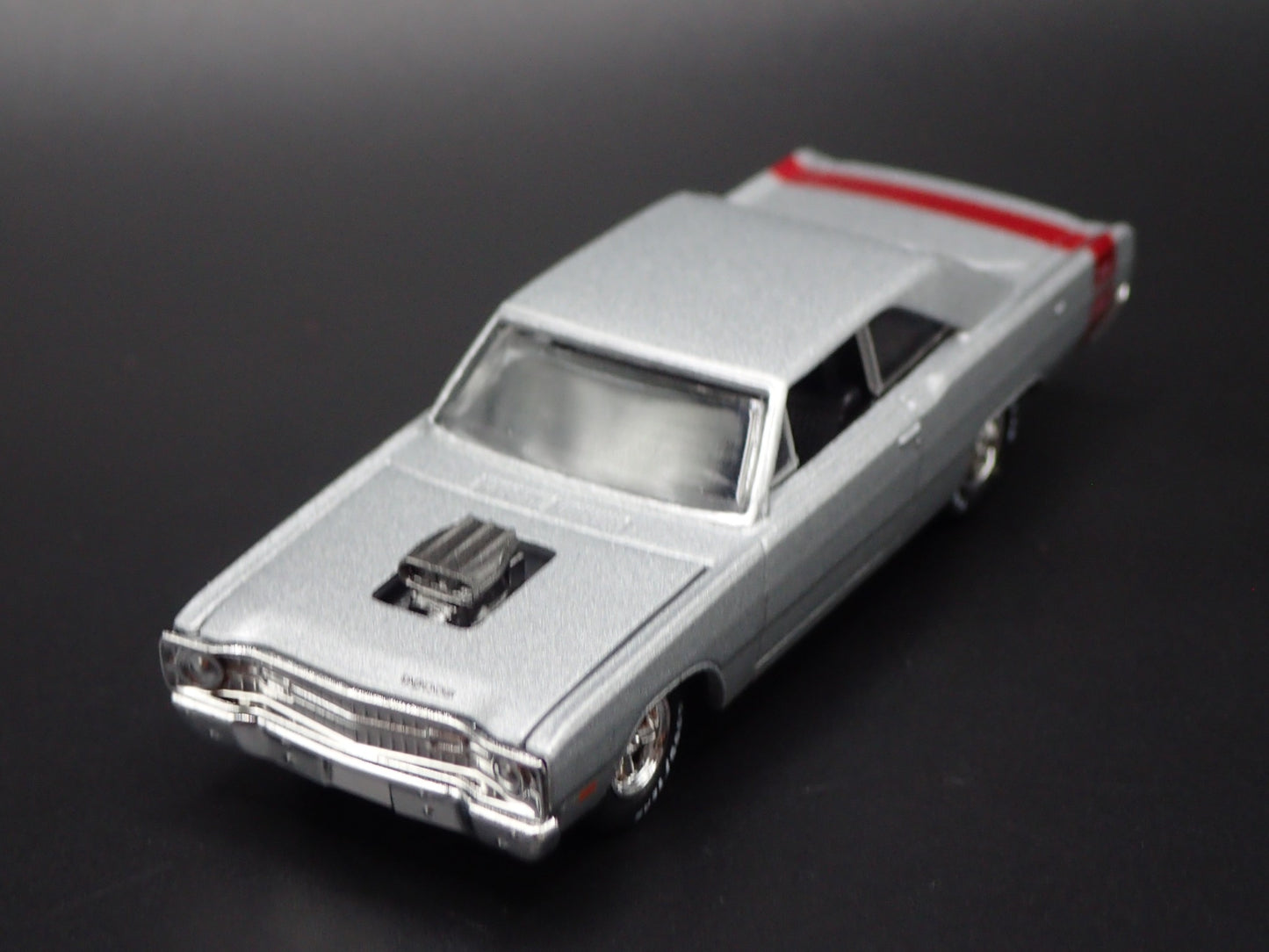 1969 69 DODGE DART SWINGER 340 1:64 SCALE COLLECTIBLE DIORAMA DIECAST MODEL CAR