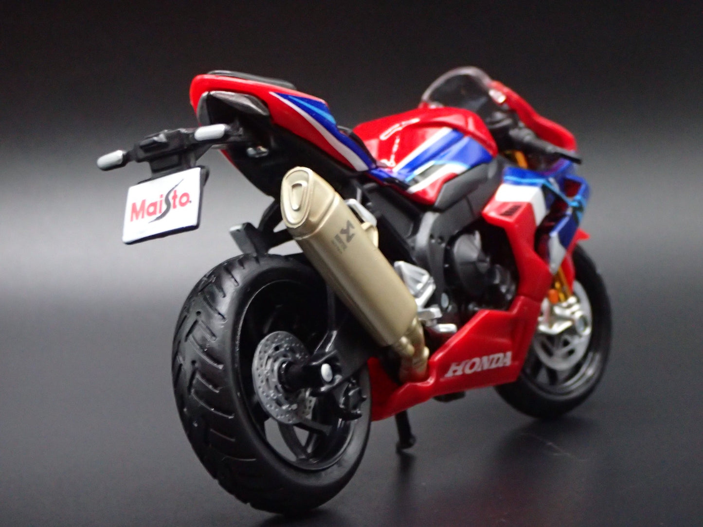 HONDA CBR1000RR-R FIREBLADE SP SPORTS BIKE MOTORCYCLE 1/18 SCALE DIECAST MODEL