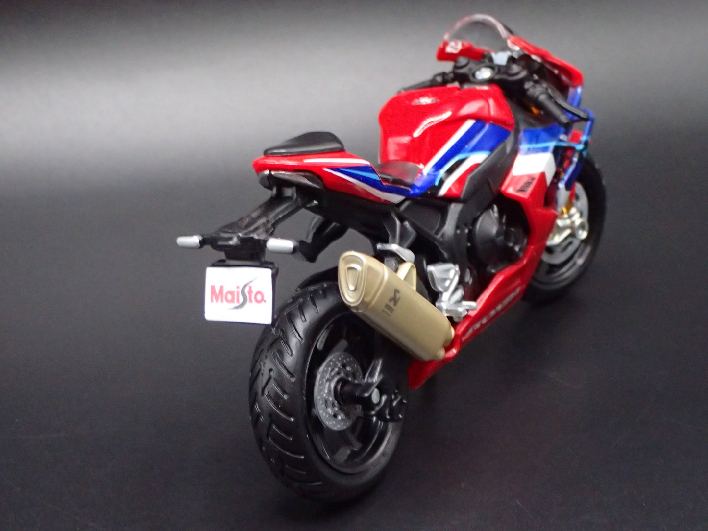 HONDA CBR1000RR-R FIREBLADE SP SPORTS BIKE MOTORCYCLE 1/18 SCALE DIECAST MODEL