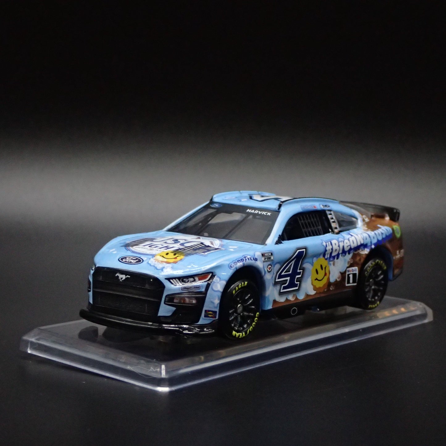 2023 FORD MUSTANG #4 KEVIN HARVICK BUSCH LIGHT DIRT NASCAR 1:64 SCALE MODEL CAR