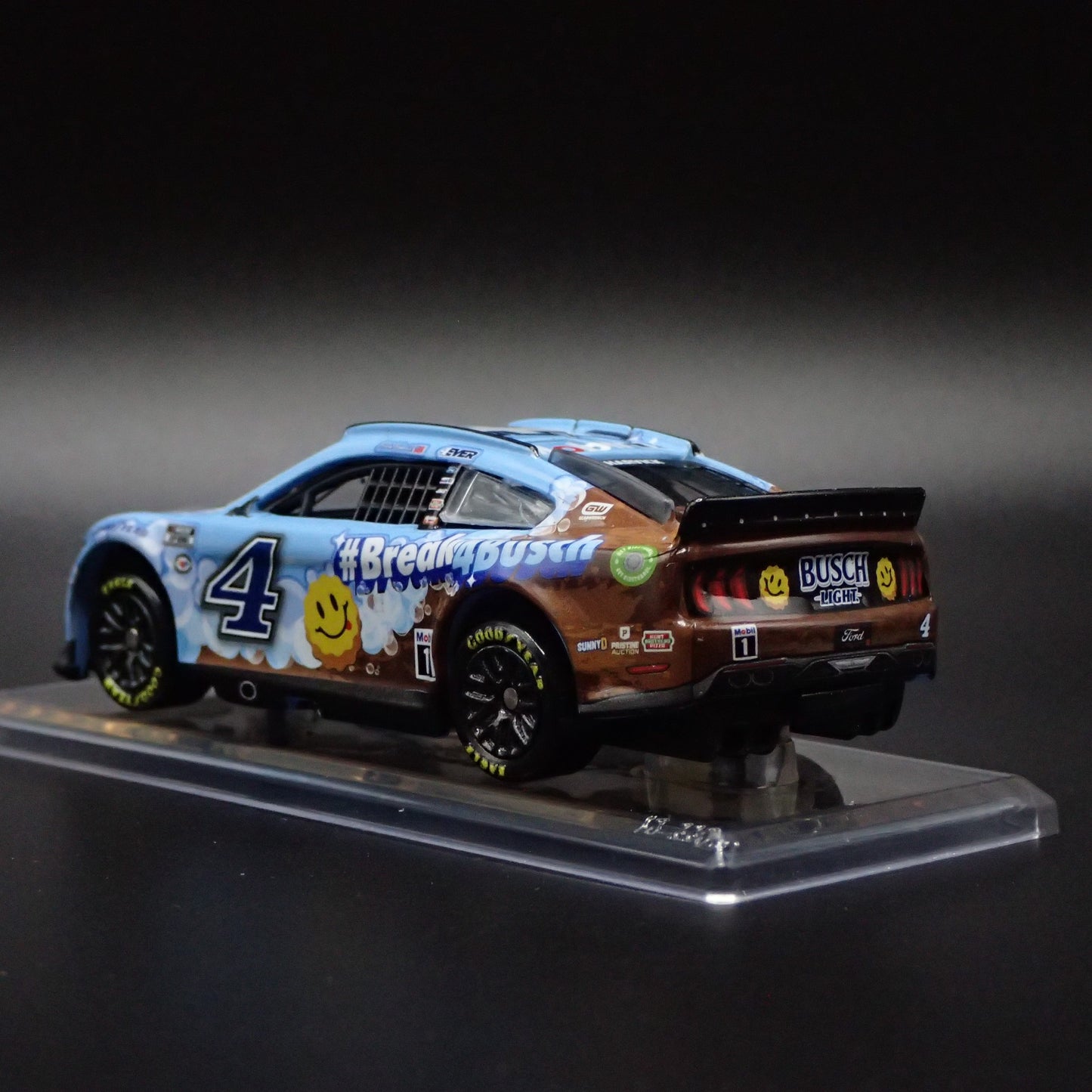 2023 FORD MUSTANG #4 KEVIN HARVICK BUSCH LIGHT DIRT NASCAR 1:64 SCALE MODEL CAR