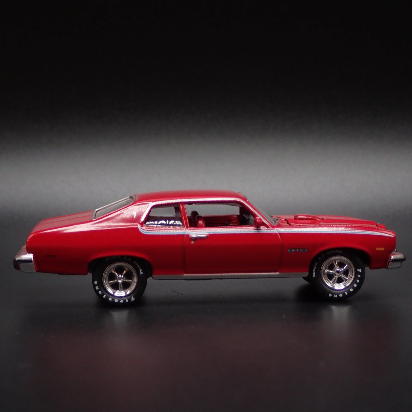 1974 74 PONTIAC GTO MUSCLE CAR 1:64 SCALE COLLECTIBLE DIORAMA DIECAST MODEL CAR