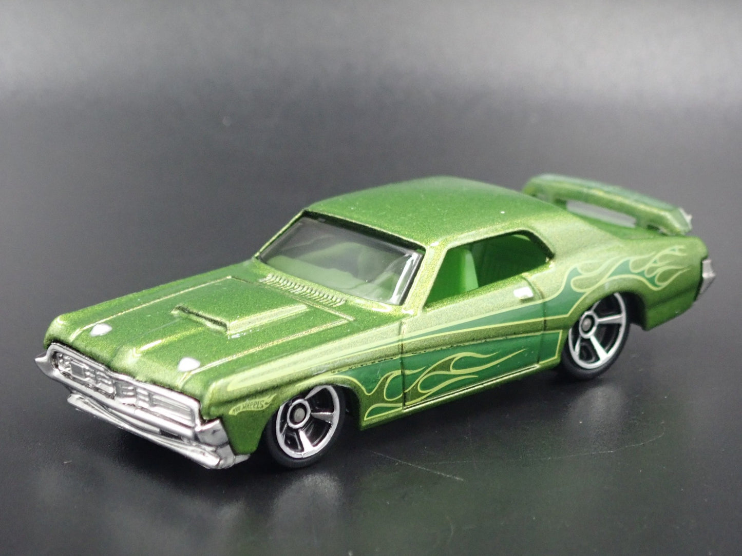 1969 69 MERC MERCURY COUGAR ELIMINATOR GREEN 1:64 SCALE DIORAMA DIECAST MODEL CAR