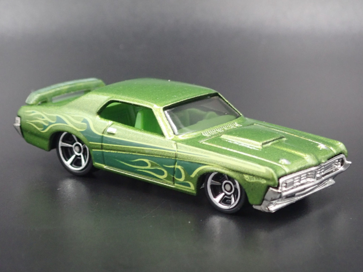 1969 69 MERC MERCURY COUGAR ELIMINATOR GREEN 1:64 SCALE DIORAMA DIECAST MODEL CAR