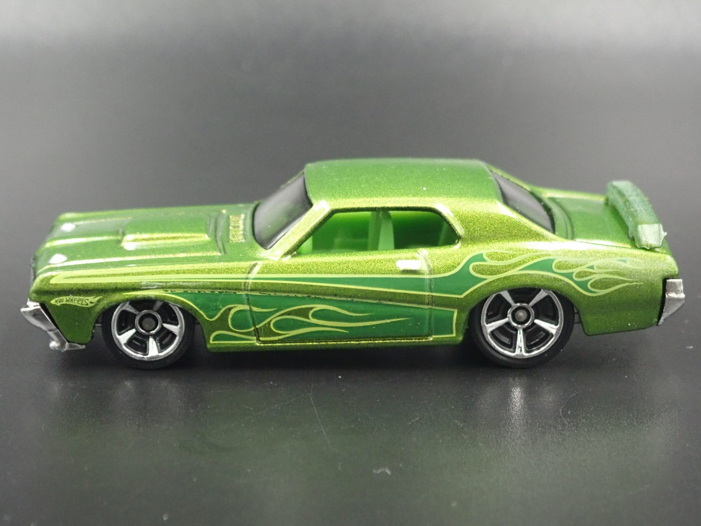 1969 69 MERC MERCURY COUGAR ELIMINATOR GREEN 1:64 SCALE DIORAMA DIECAST MODEL CAR