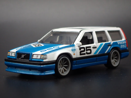 1993-1997 VOLVO 850 ESTATE STATION WAGON 1:64 SCALE DIORAMA DIECAST MODEL CAR