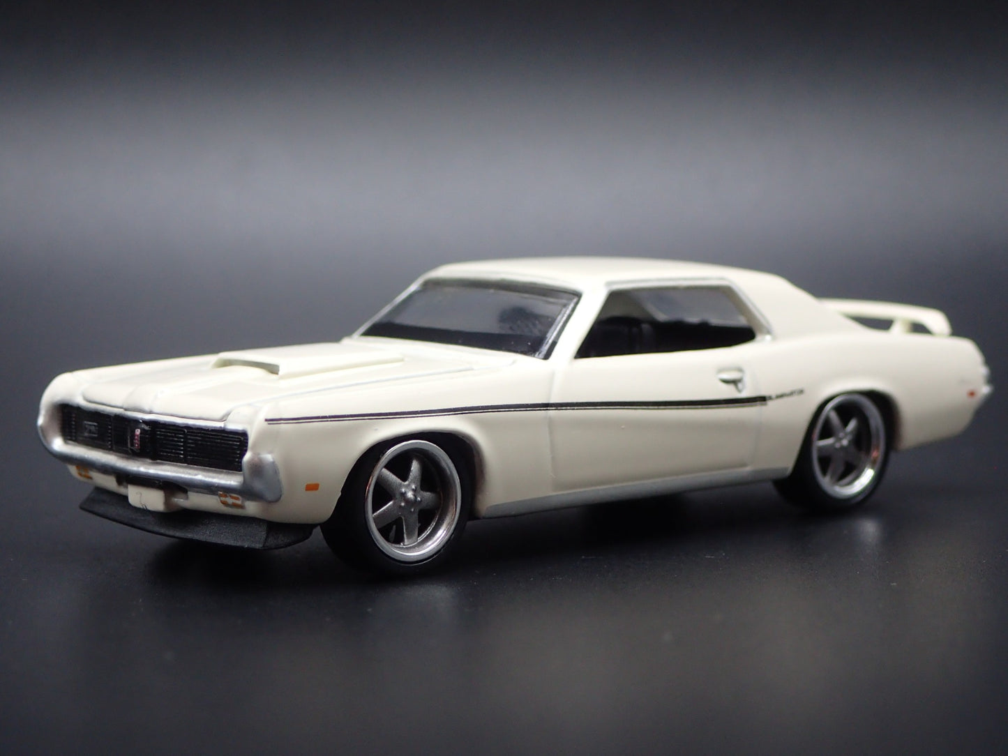 1969 69 MERC MERCURY COUGAR ELIMINATOR WHITE 1:64 SCALE DIECAST MODEL CAR