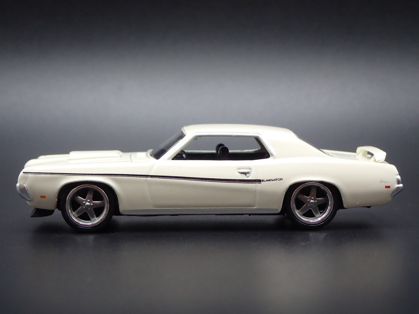 1969 69 MERC MERCURY COUGAR ELIMINATOR WHITE 1:64 SCALE DIECAST MODEL CAR