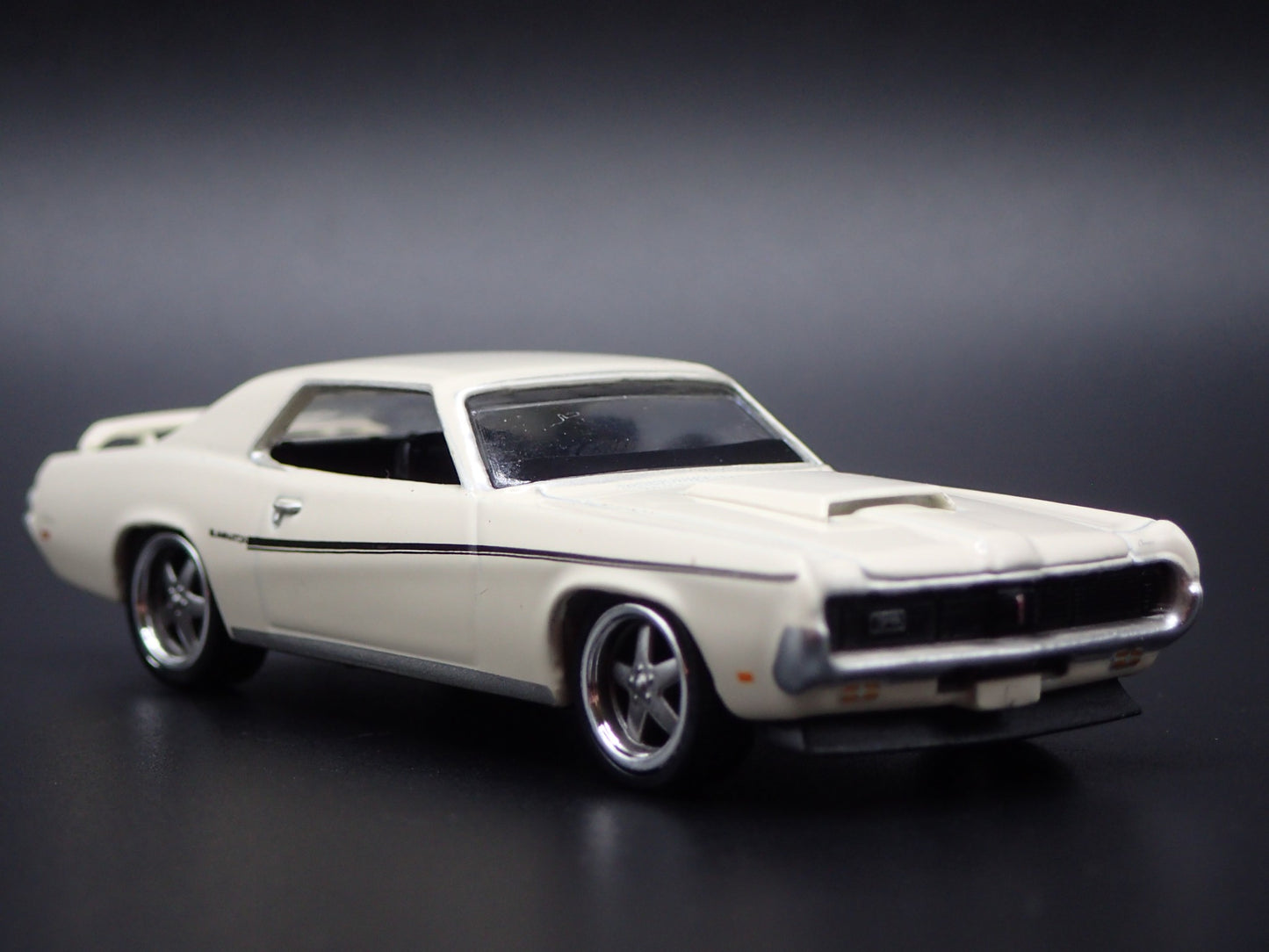 1969 69 MERC MERCURY COUGAR ELIMINATOR WHITE 1:64 SCALE DIECAST MODEL CAR