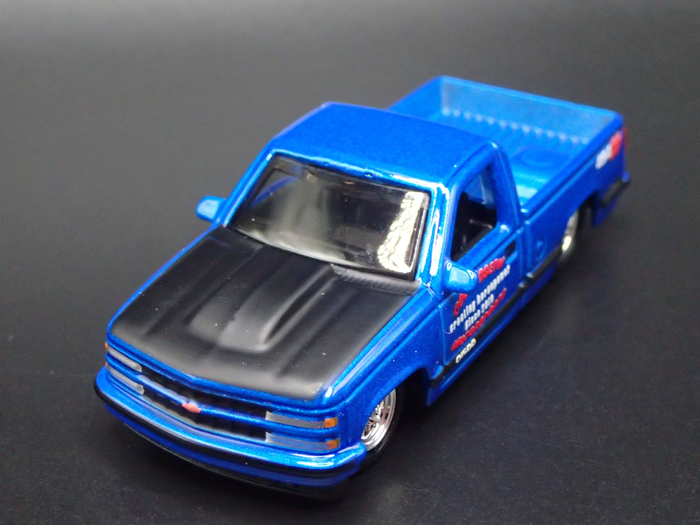 1993 93 CHEVY CHEVROLET SS 454 PICKUP TRUCK W HITCH 1:64 SCALE DIECAST MODEL CAR
