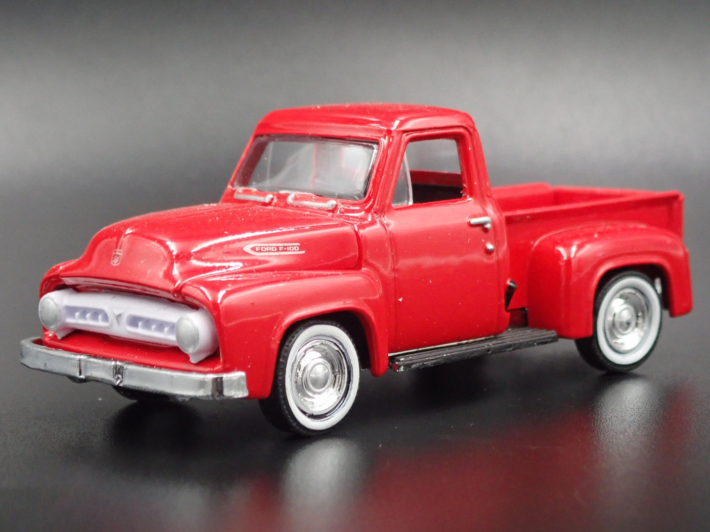 1953 53 FORD F100 PICKUP TRUCK 1:64 SCALE COLLECTIBLE DIORAMA DIECAST MODEL CAR
