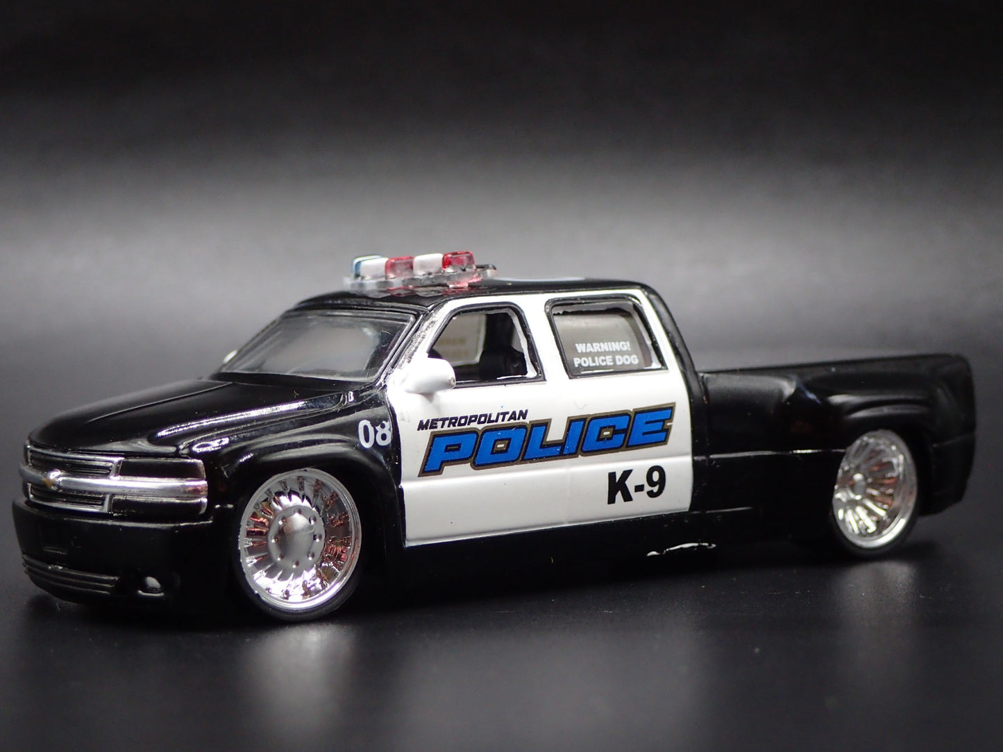 1999 CHEVY CHEVROLET SILVERADO DOOLEY TRUCK POLICE 1:64 SCALE DIECAST MODEL CAR