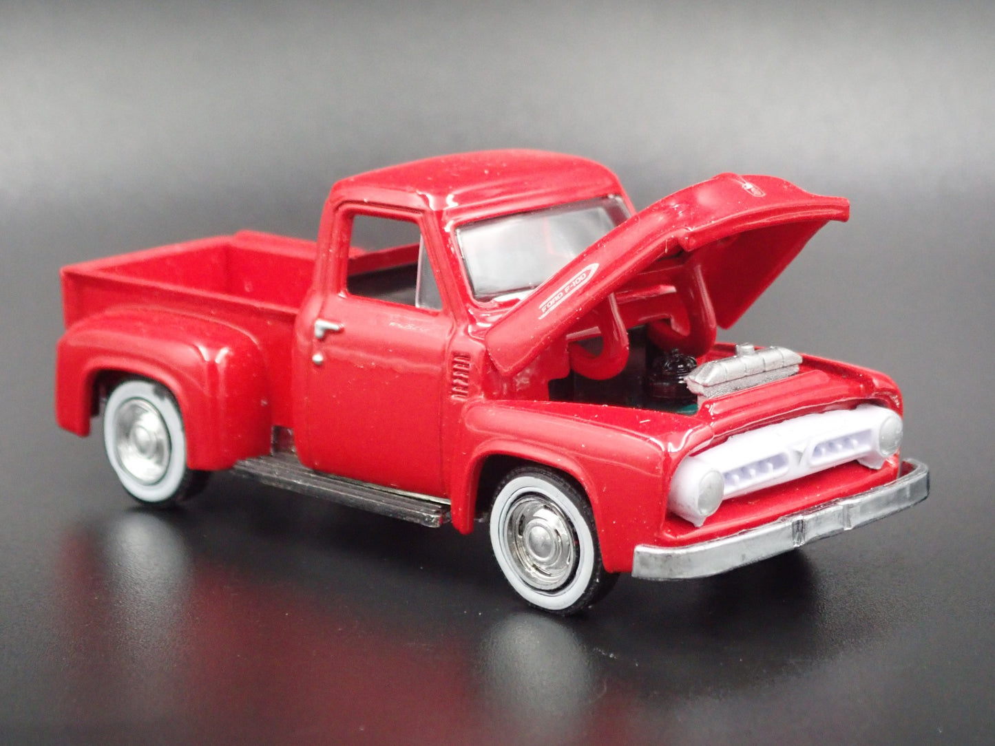1953 53 FORD F100 PICKUP TRUCK 1:64 SCALE COLLECTIBLE DIORAMA DIECAST MODEL CAR