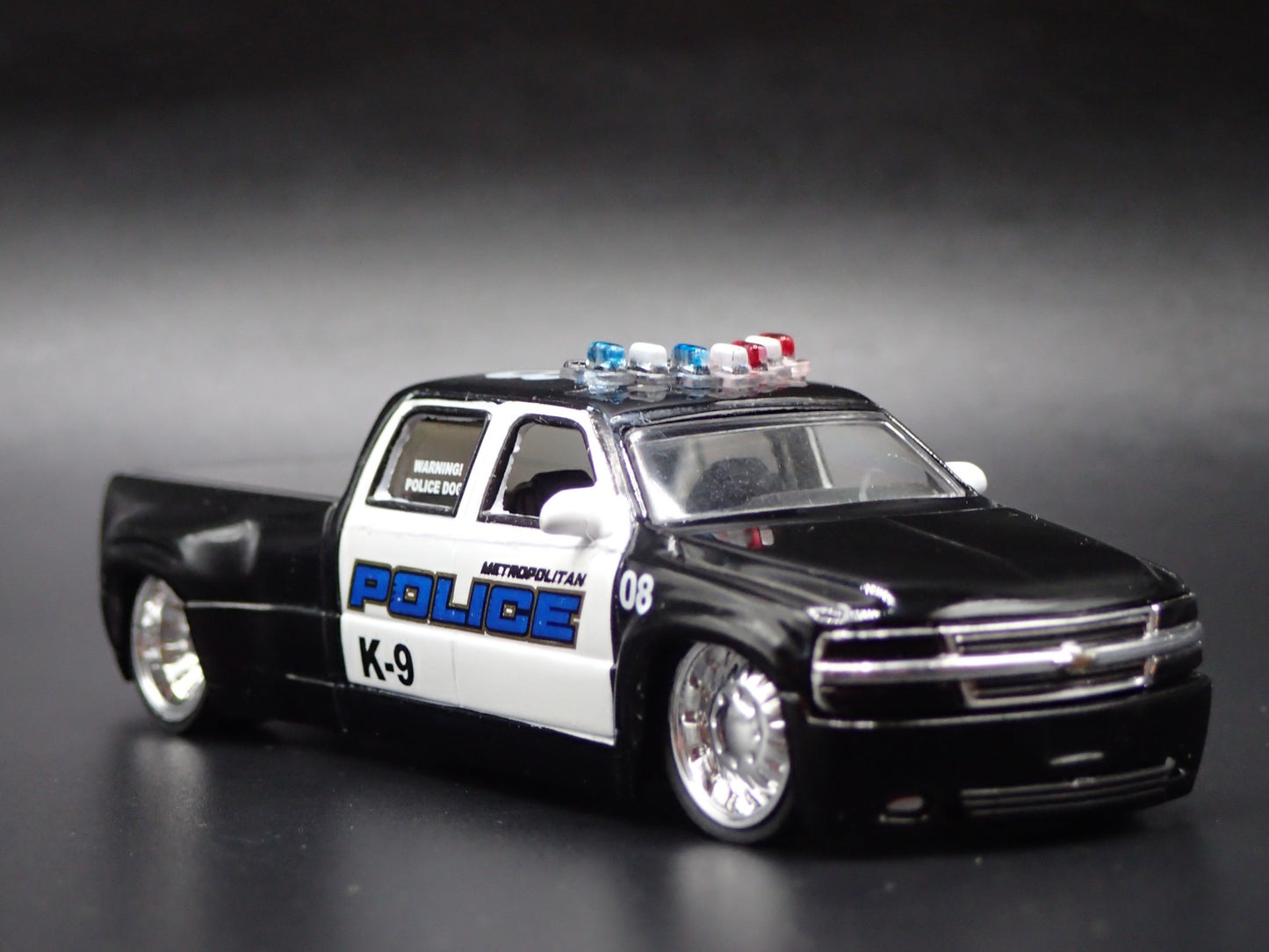 1999 CHEVY CHEVROLET SILVERADO DOOLEY TRUCK POLICE 1:64 SCALE DIECAST MODEL CAR