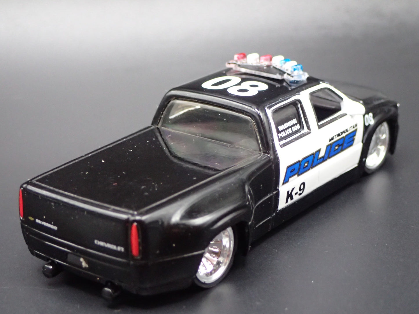 1999 CHEVY CHEVROLET SILVERADO DOOLEY TRUCK POLICE 1:64 SCALE DIECAST MODEL CAR