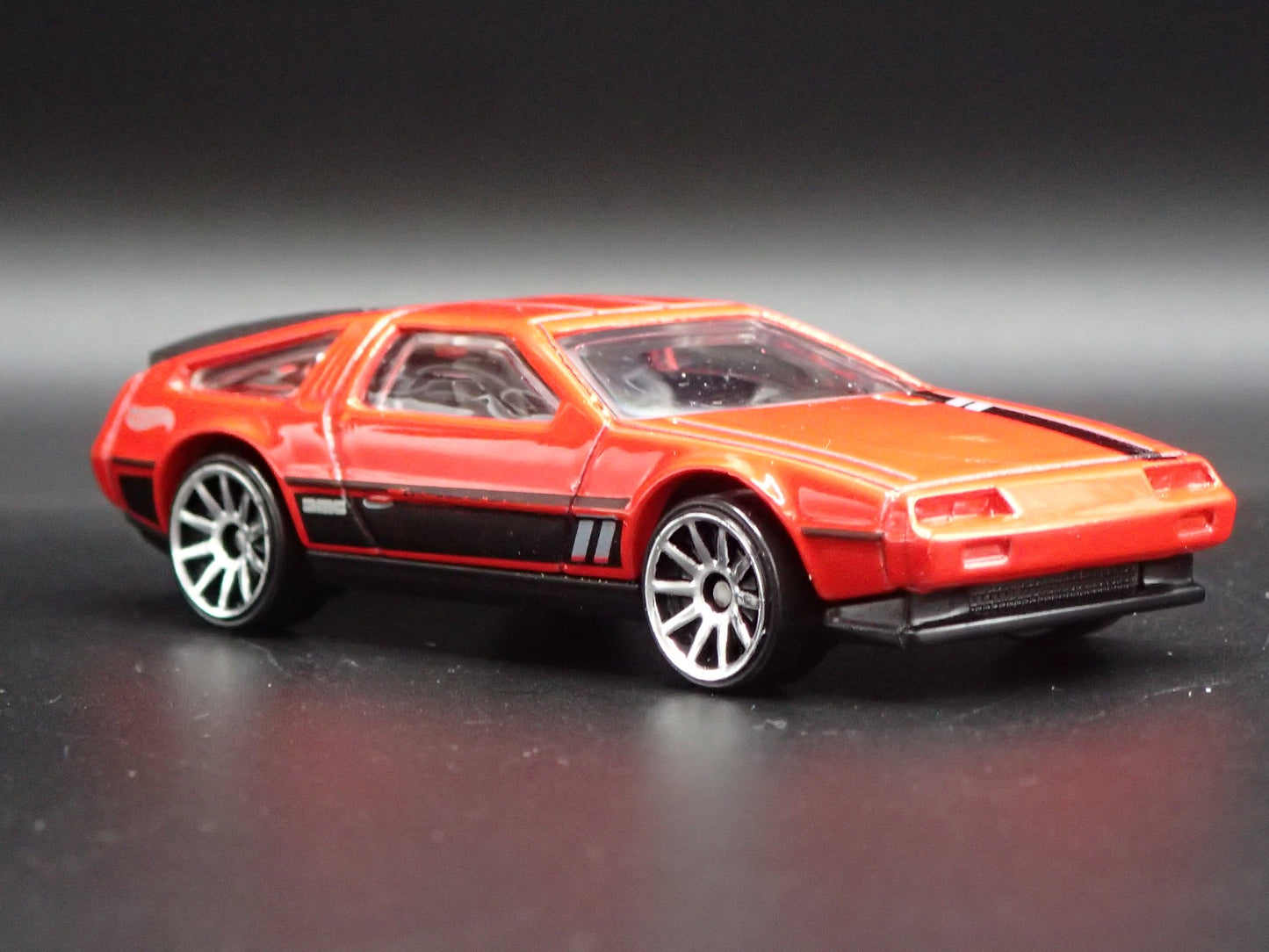 1981-1983 DMC DELOREAN RED 1:64 SCALE COLLECTIBLE DIORAMA DIECAST MODEL CAR