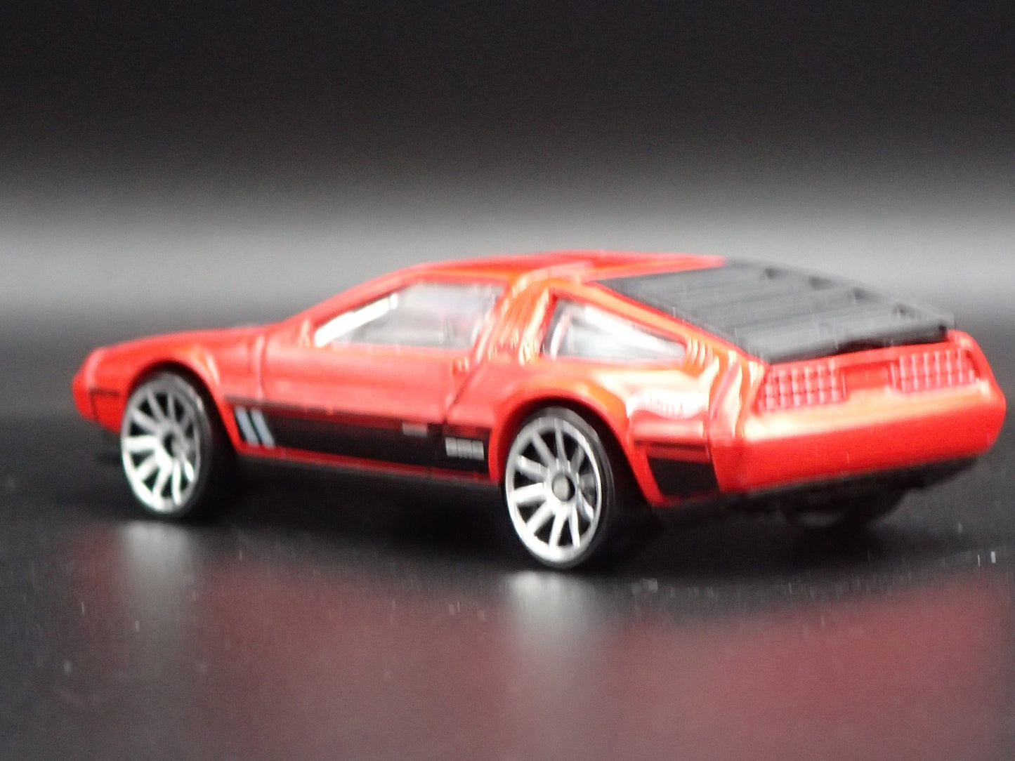 1981-1983 DMC DELOREAN RED 1:64 SCALE COLLECTIBLE DIORAMA DIECAST MODEL CAR