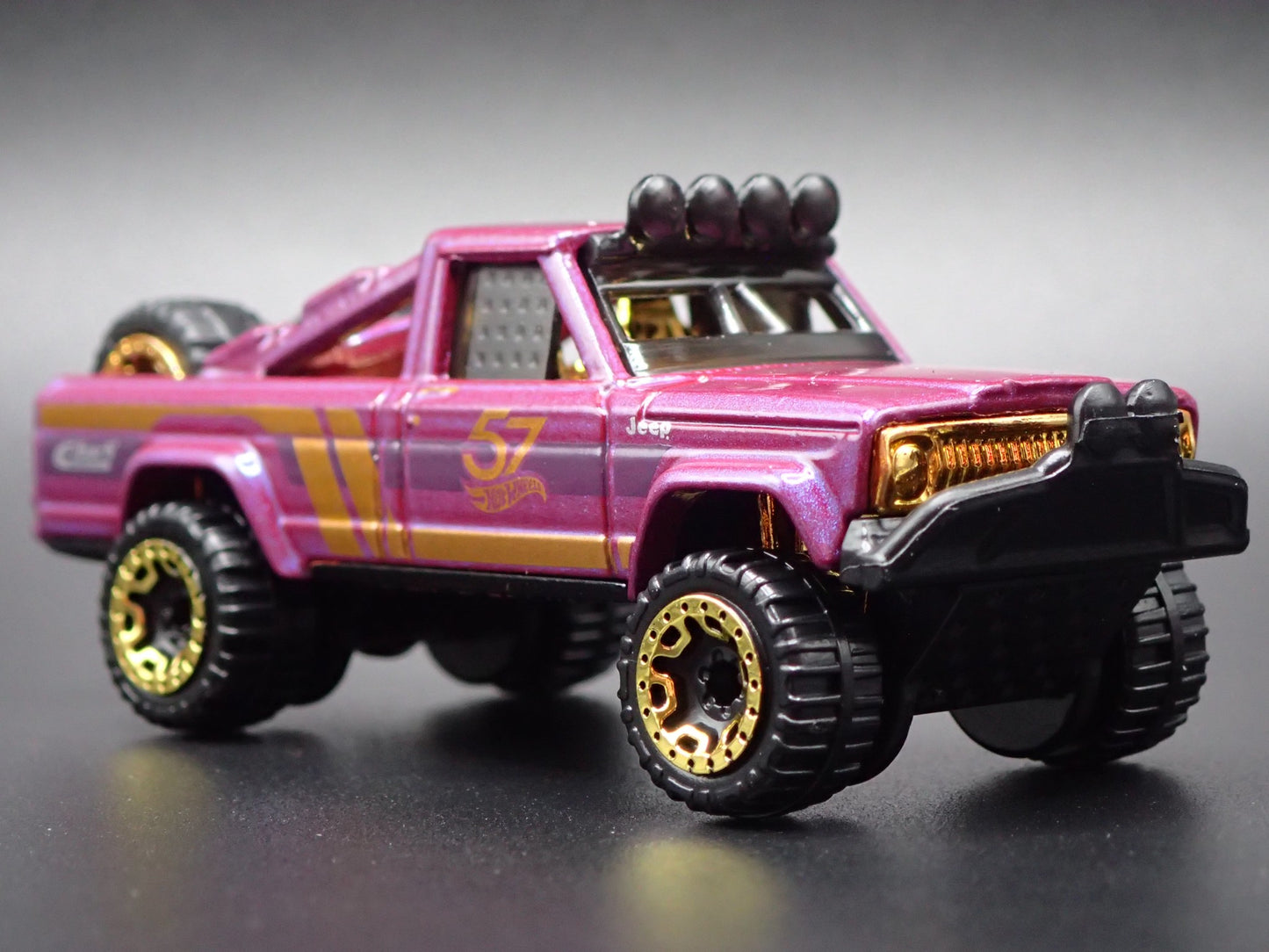 1971-1988 JEEP PICKUP TRUCK J10 57TH 1:64 SCALE COLLECTIBLE DIECAST MODEL CAR