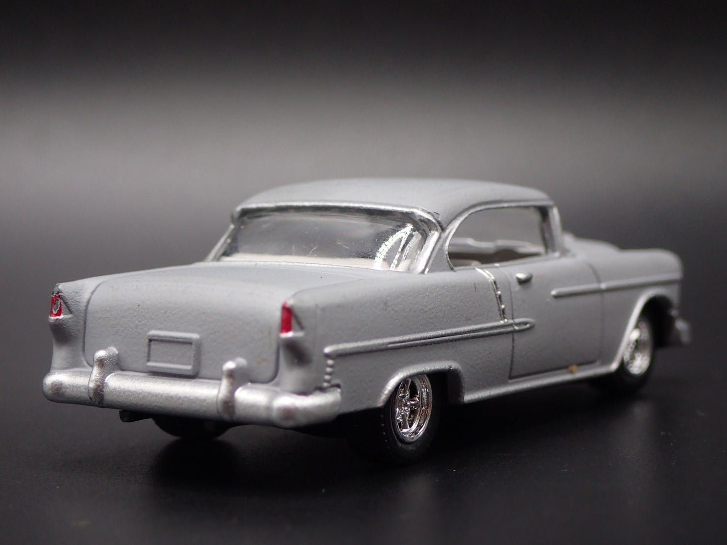 1955 55 CHEVY CHEVROLET BEL AIR GRAY 1:64 SCALE DIORAMA DIECAST MODEL CAR