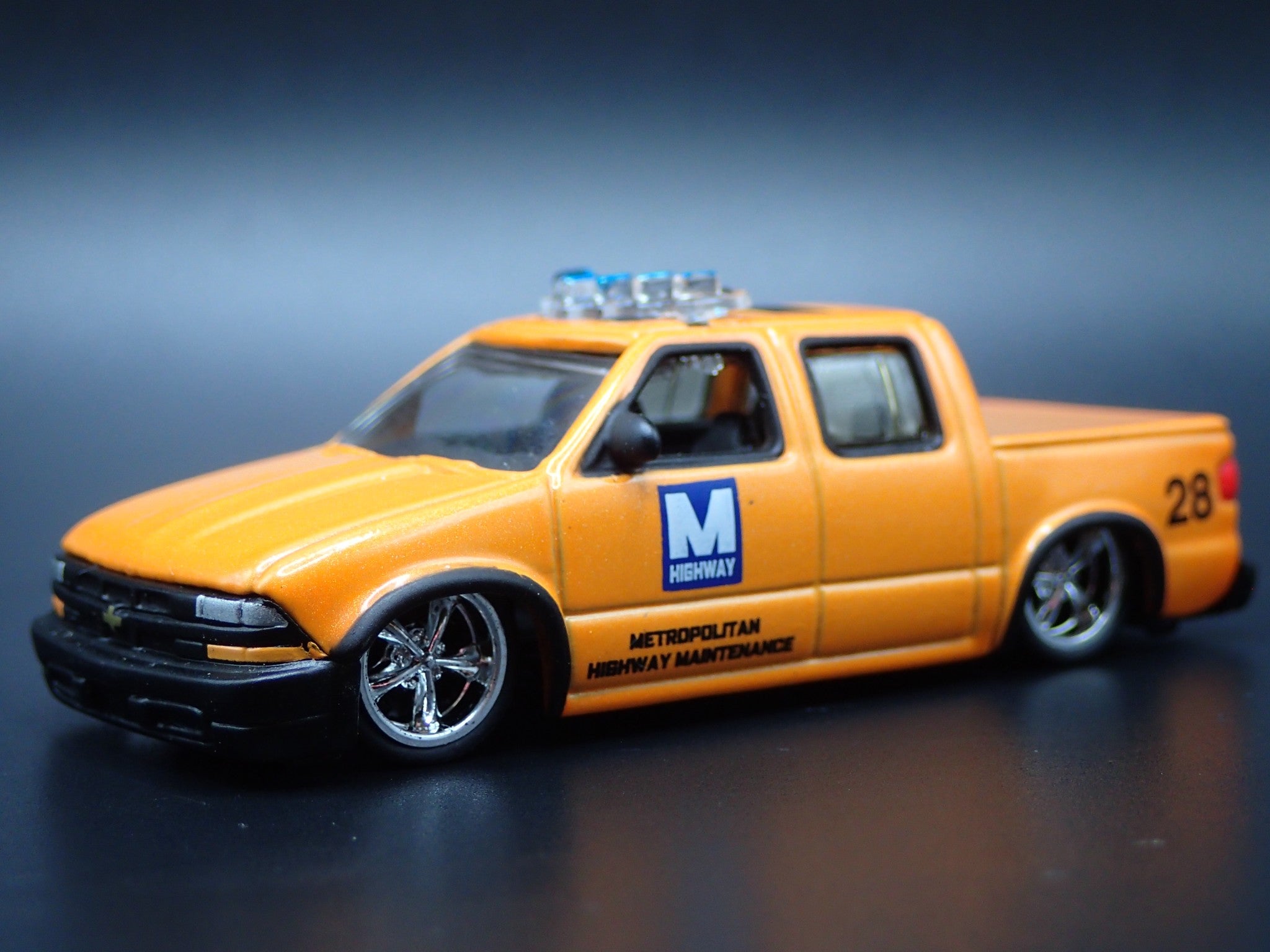 1994-2004 CHEVY CHEVROLET S10 PICKUP TRUCK ORANGE 1:64 SCALE DIECAST M ...