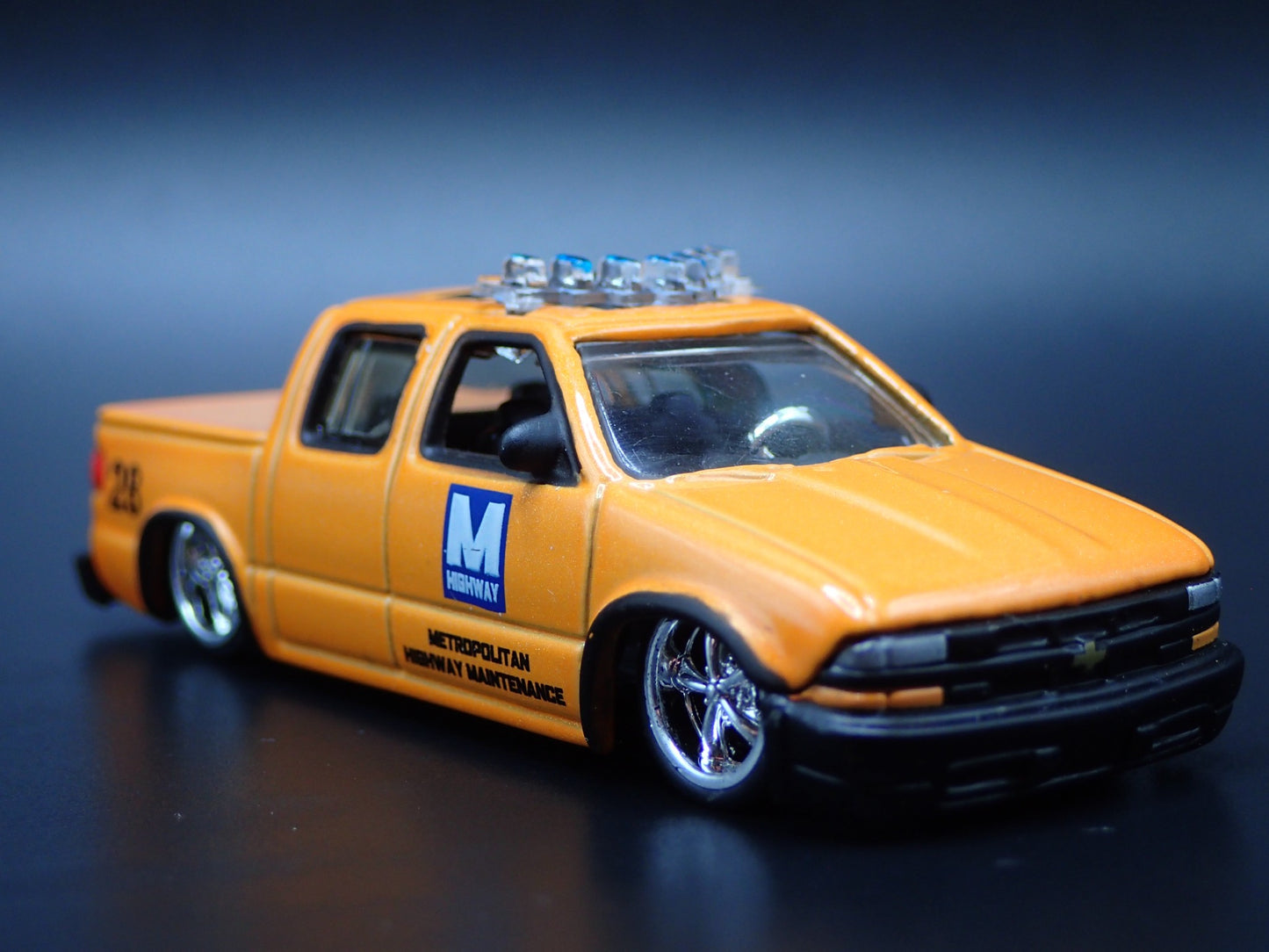 1994-2004 CHEVY CHEVROLET S10 PICKUP TRUCK ORANGE 1:64 SCALE DIECAST MODEL TRUCK