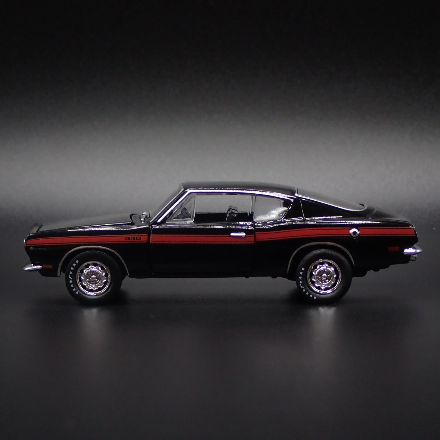 1969 69 PLYMOUTH BARRACUDA 340 CUDA 1:64 SCALE COLLECTIBLE DIECAST MODEL CAR