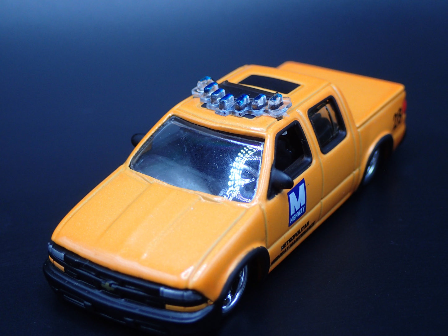 1994-2004 CHEVY CHEVROLET S10 PICKUP TRUCK ORANGE 1:64 SCALE DIECAST MODEL TRUCK