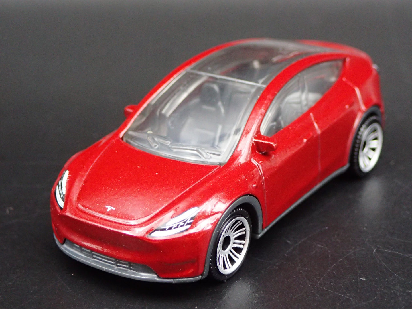 2020-2025 TESLA MODEL Y SUV RED 1:64 SCALE COLLECTIBLE DIORAMA DIECAST MODEL CAR