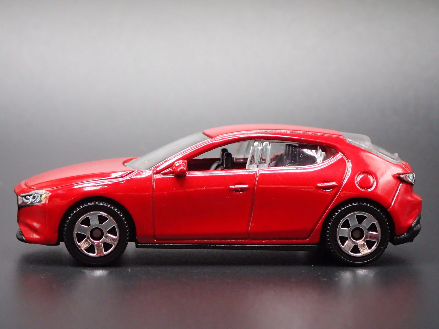 2019-2025 MAZDA 3 4 FOUR DOOR HATCHBACK RED 1:64 SCALE DIORAMA DIECAST MODEL CAR