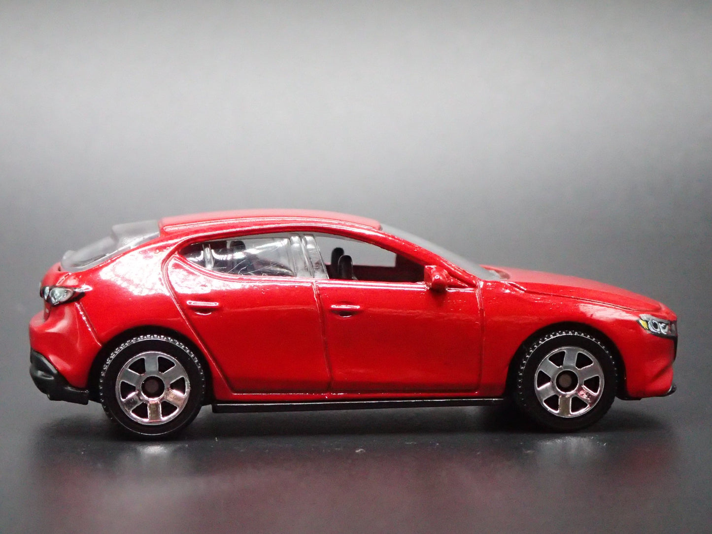 2019-2025 MAZDA 3 4 FOUR DOOR HATCHBACK RED 1:64 SCALE DIORAMA DIECAST MODEL CAR
