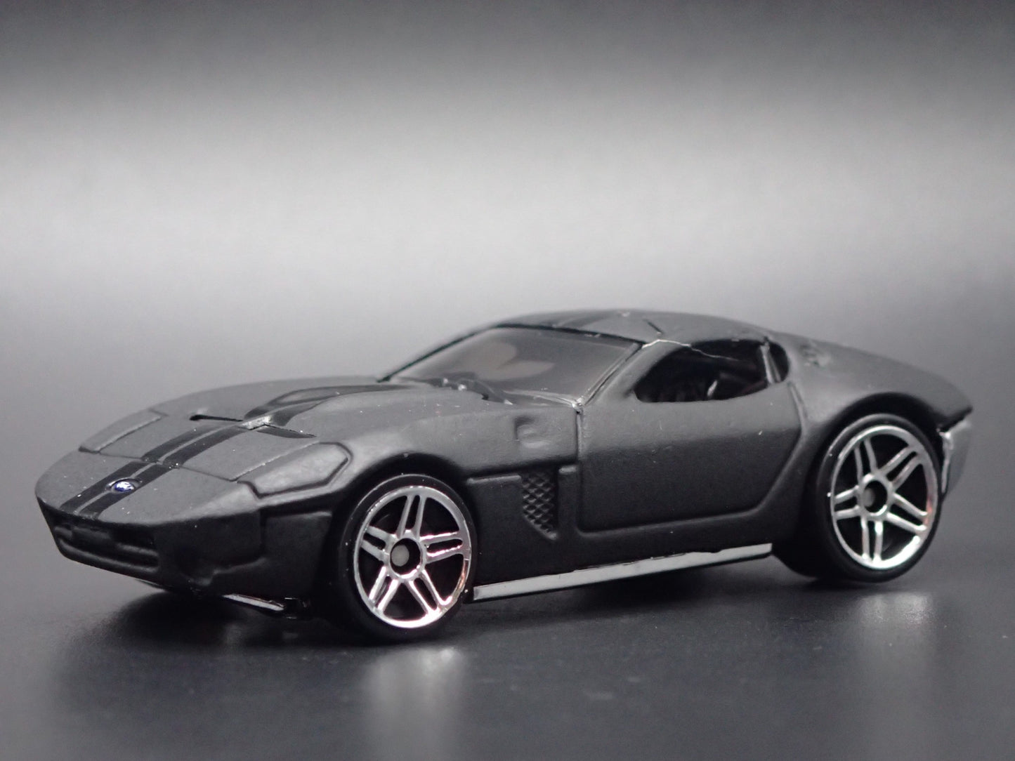 2005 05 FORD SHELBY GR1 CONCEPT BLACK 1:64 SCALE COLLECTIBLE DIECAST MODEL CAR