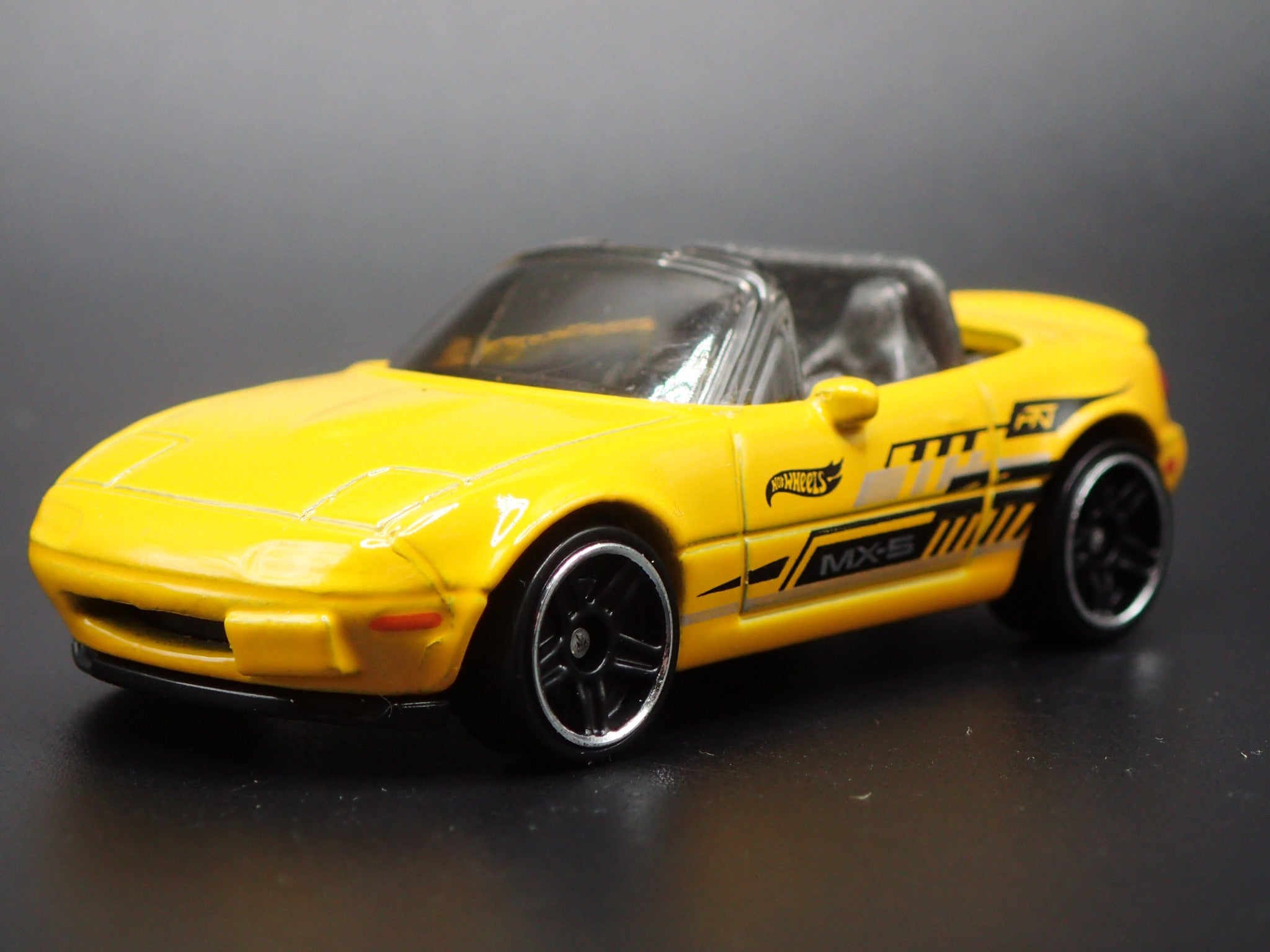 1989-1997 MAZDA MX5 MIATA CONVERTIBLE NA 1:64 SCALE DIORAMA DIECAST MO ...