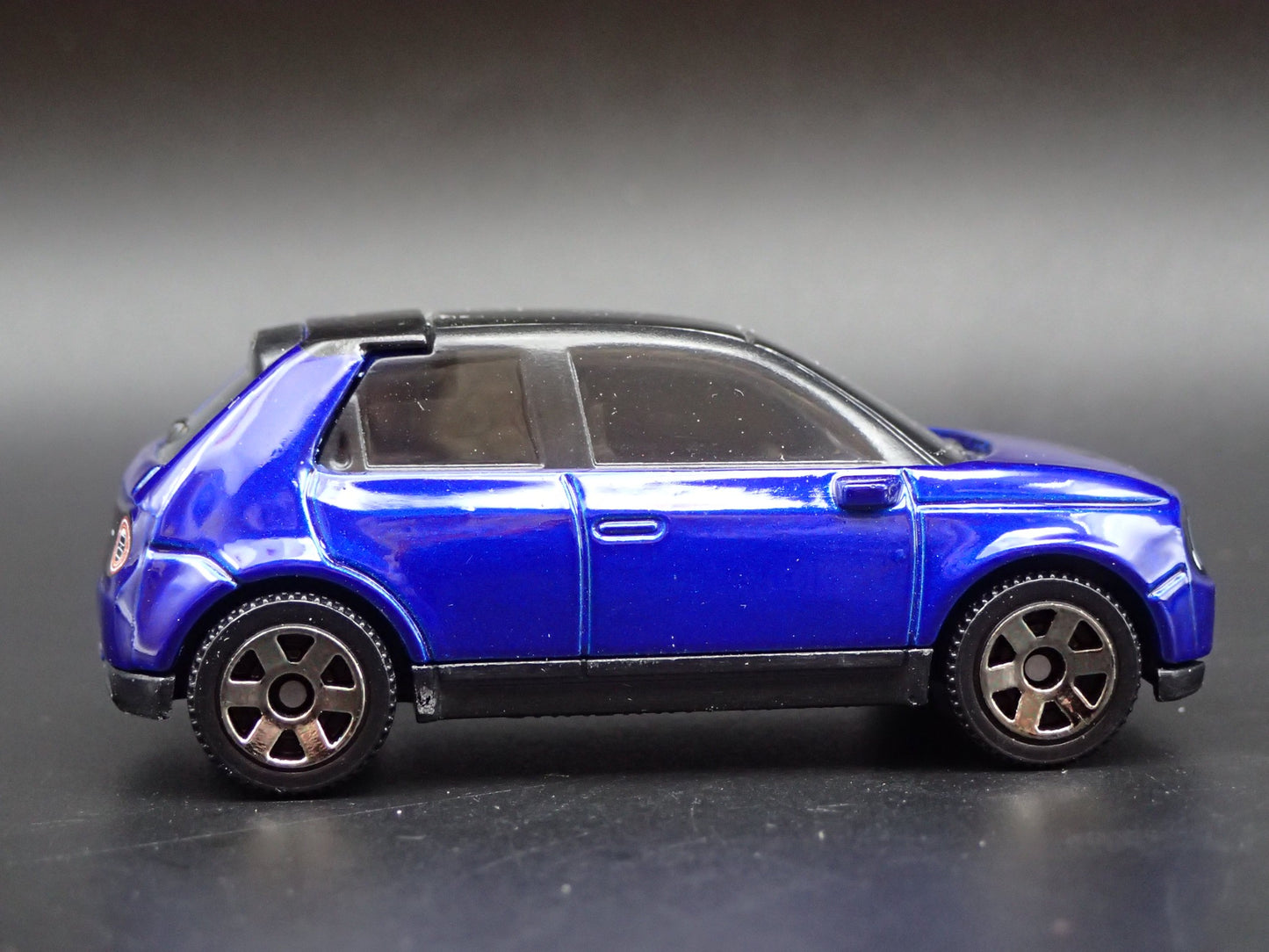 2020-2024 HONDA E ELECTRIC CAR EV 1:64 SCALE COLLECTIBLE DIORAMA DIECAST CAR