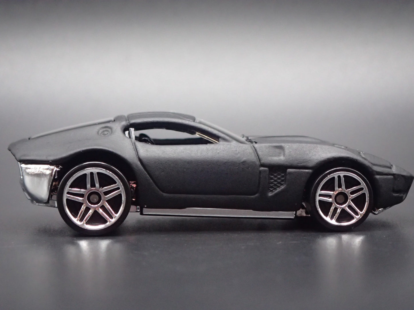 2005 05 FORD SHELBY GR1 CONCEPT BLACK 1:64 SCALE COLLECTIBLE DIECAST MODEL CAR