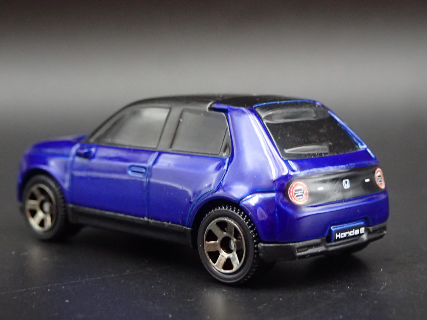 2020-2024 HONDA E ELECTRIC CAR EV 1:64 SCALE COLLECTIBLE DIORAMA DIECAST CAR