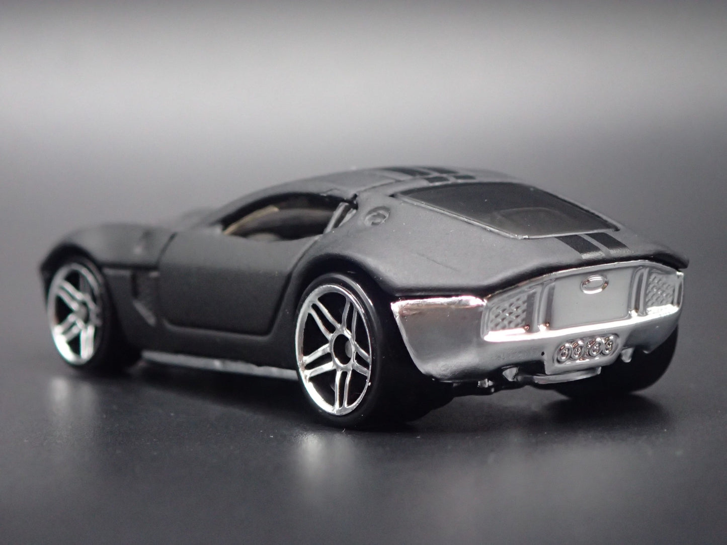 2005 05 FORD SHELBY GR1 CONCEPT BLACK 1:64 SCALE COLLECTIBLE DIECAST MODEL CAR