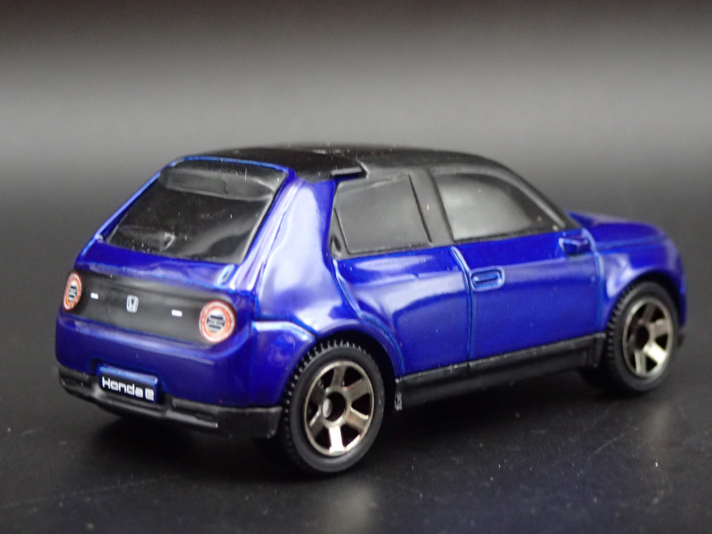 2020-2024 HONDA E ELECTRIC CAR EV 1:64 SCALE COLLECTIBLE DIORAMA DIECAST CAR