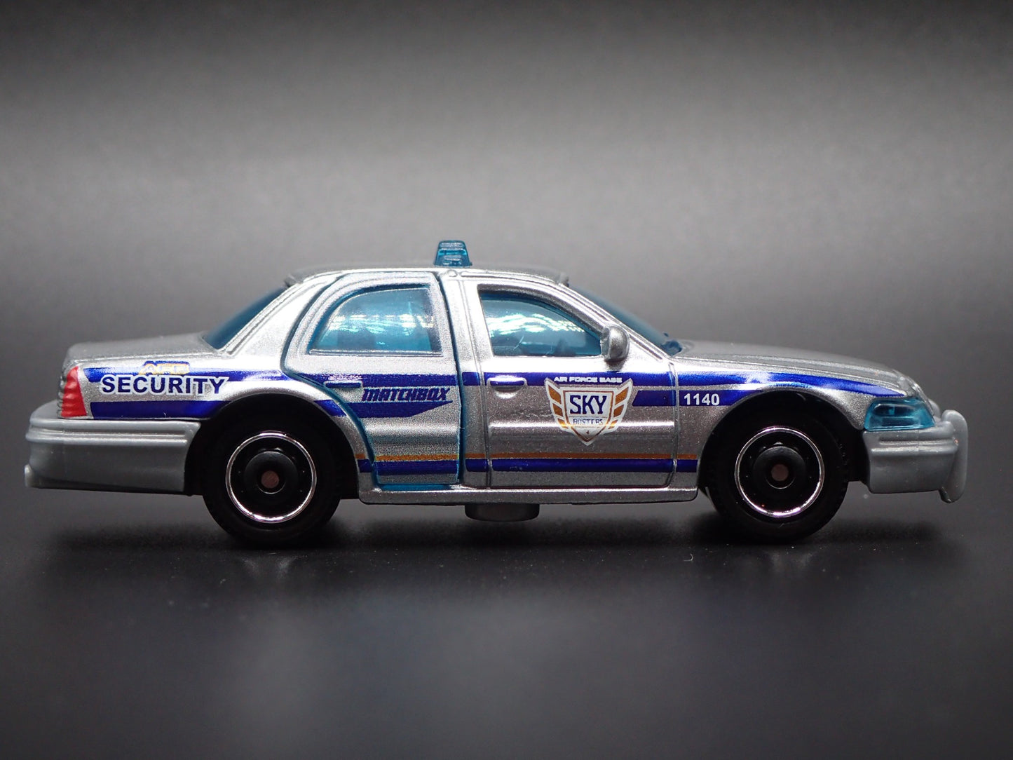 2006 06 FORD CROWN VICTORIA SECURITY POLICE SILVER 1:64 SCALE DIECAST MODEL CAR