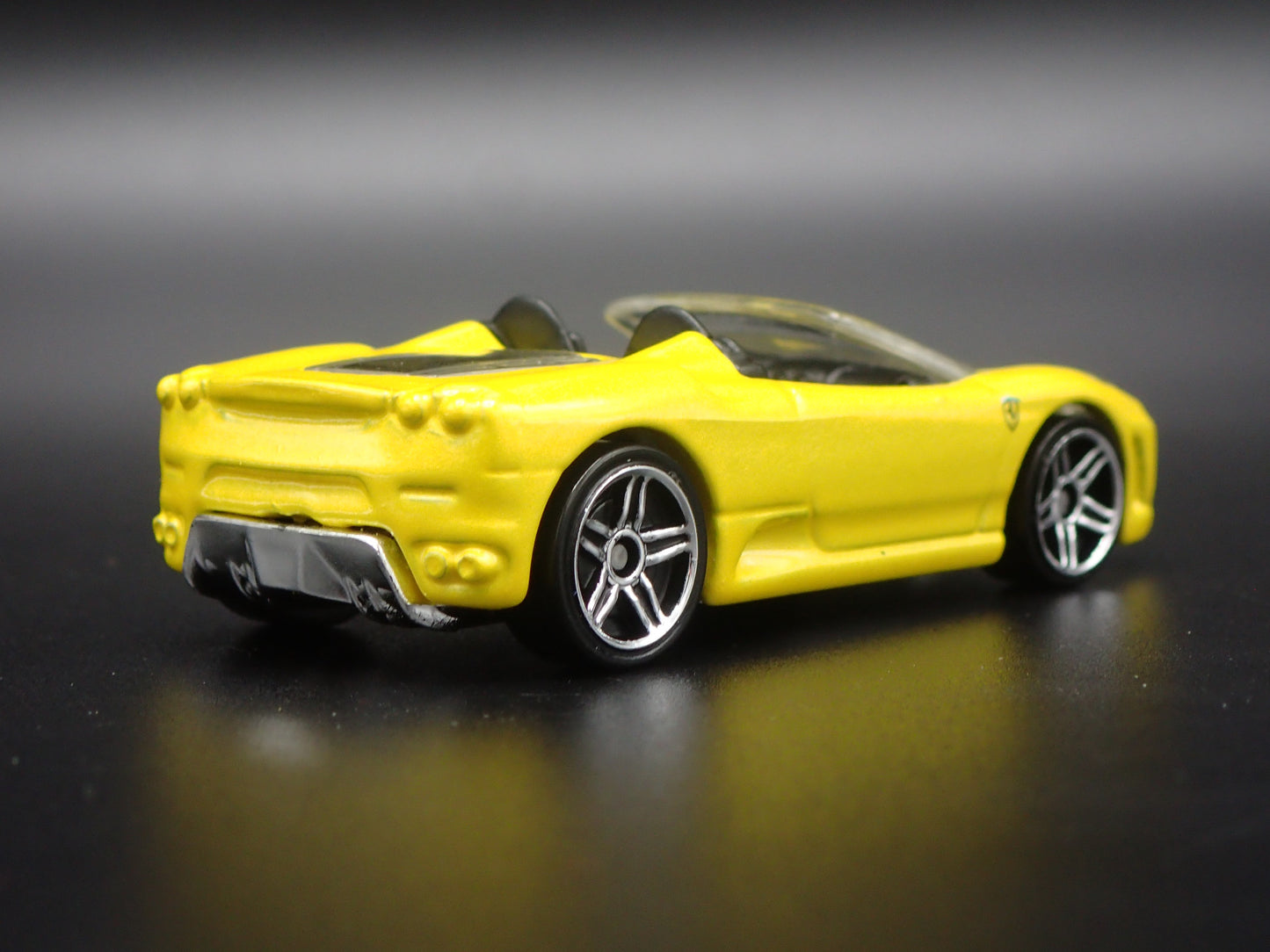 2005-2009 FERRARI F430 SPIDER CONVERTIBLE 1:64 SCALE DIORAMA DIECAST MODEL CAR