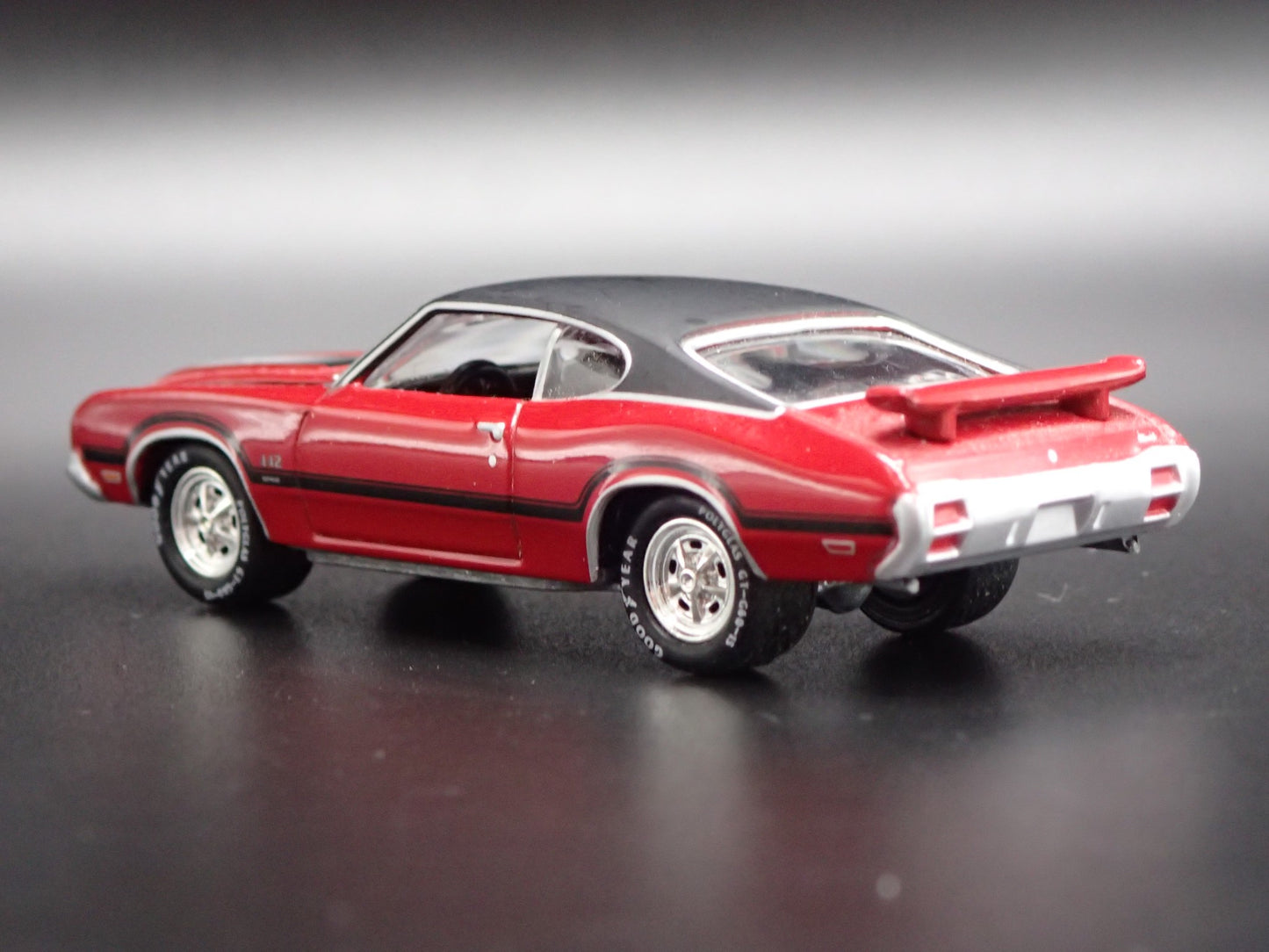 1971 71 OLDS OLDSMOBILE CUTLASS 442 RED 1:64 SCALE COLLECTIBLE DIECAST MODEL CAR
