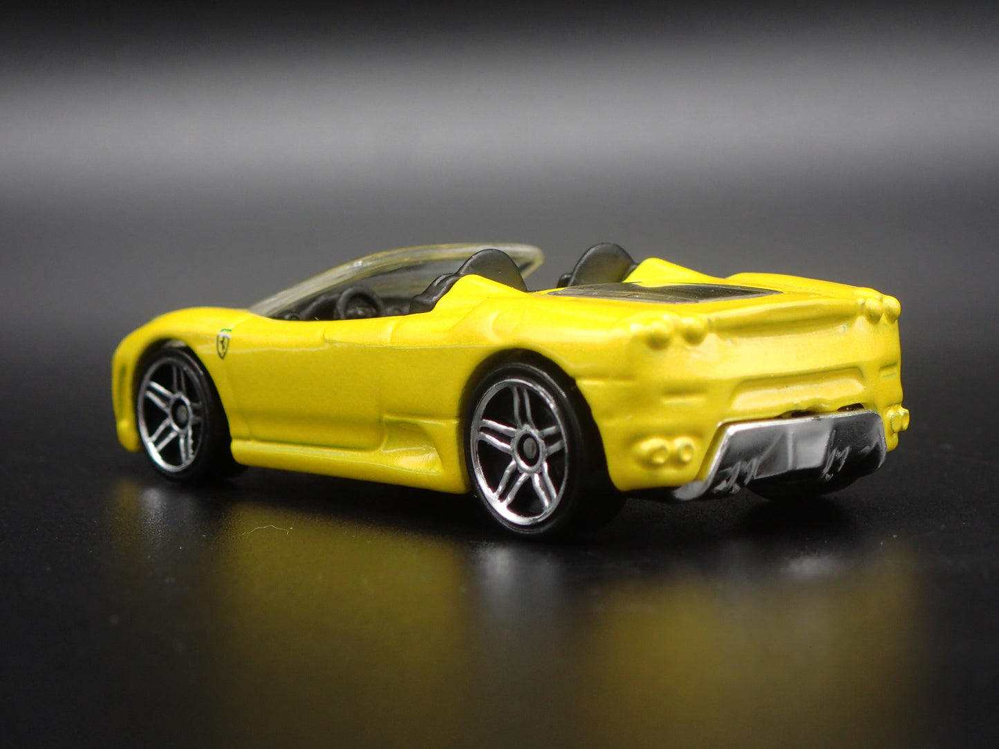 2005-2009 FERRARI F430 SPIDER CONVERTIBLE 1:64 SCALE DIORAMA DIECAST MODEL CAR