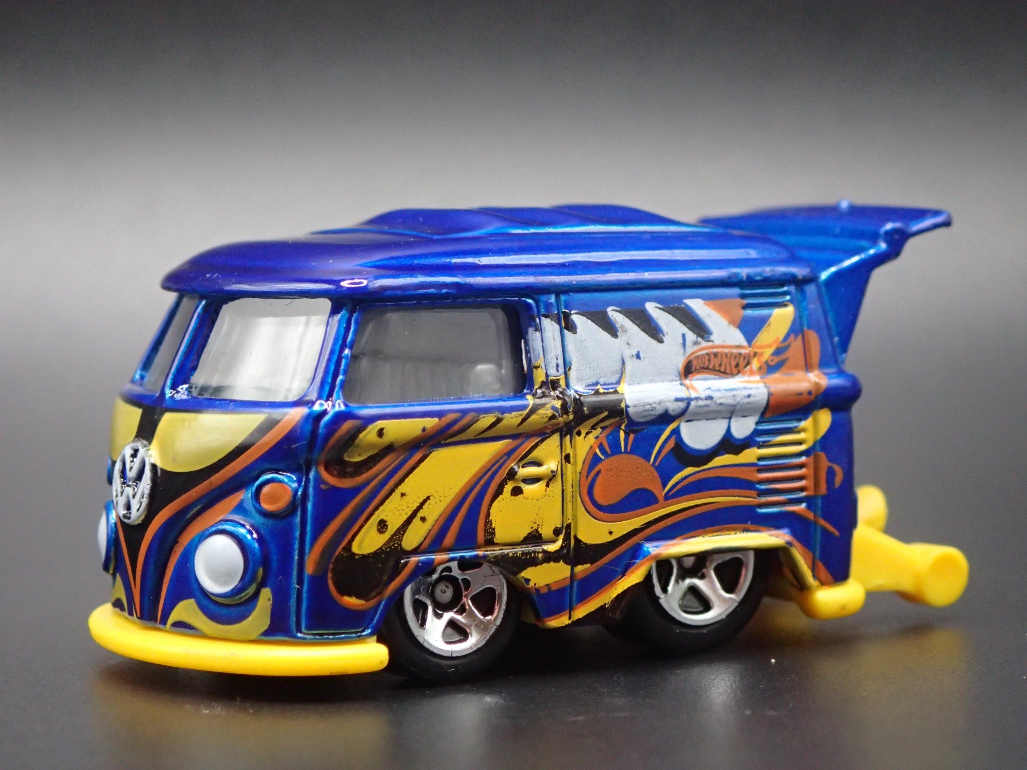 VW VOLKSWAGEN KOOL KOMBI MINI BUS VAN BLUE 1:64 SCALE DIORAMA DIECAST ...