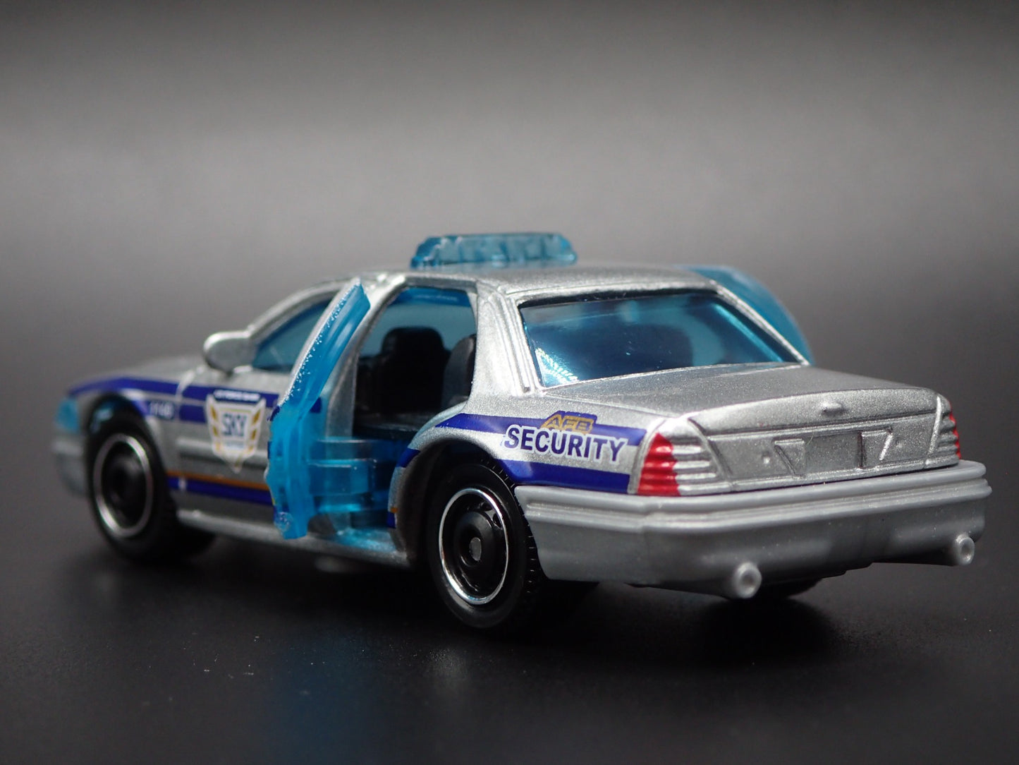 2006 06 FORD CROWN VICTORIA SECURITY POLICE SILVER 1:64 SCALE DIECAST MODEL CAR