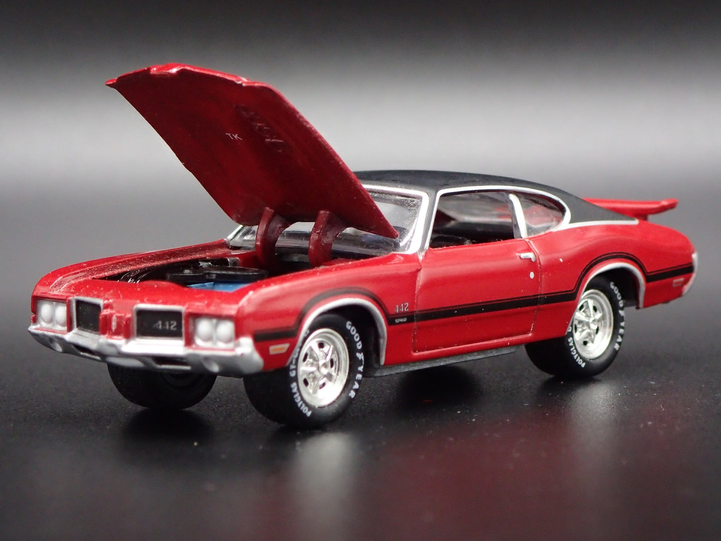 1971 71 OLDS OLDSMOBILE CUTLASS 442 RED 1:64 SCALE COLLECTIBLE DIECAST MODEL CAR