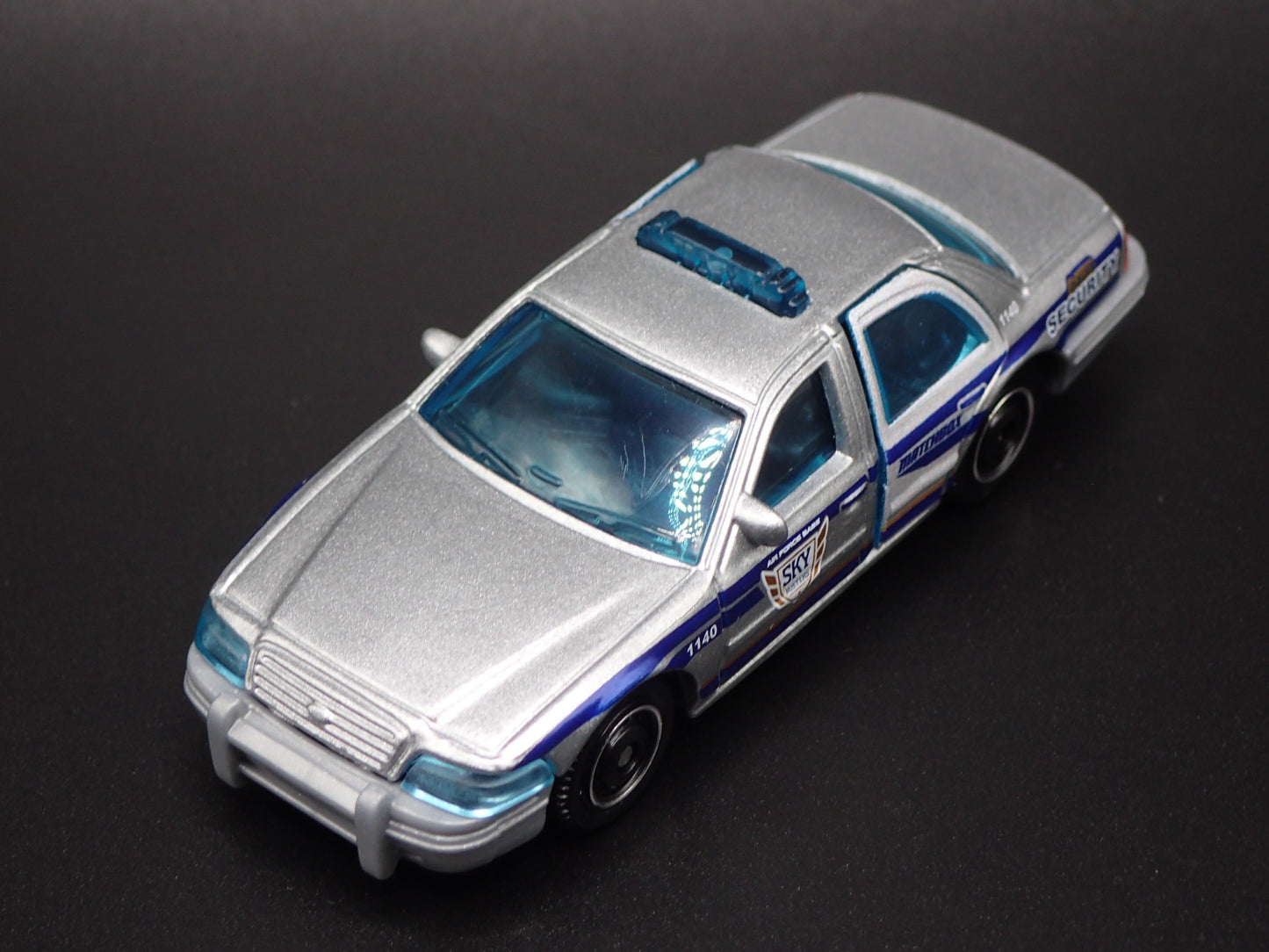 2006 06 FORD CROWN VICTORIA SECURITY POLICE SILVER 1:64 SCALE DIECAST MODEL CAR