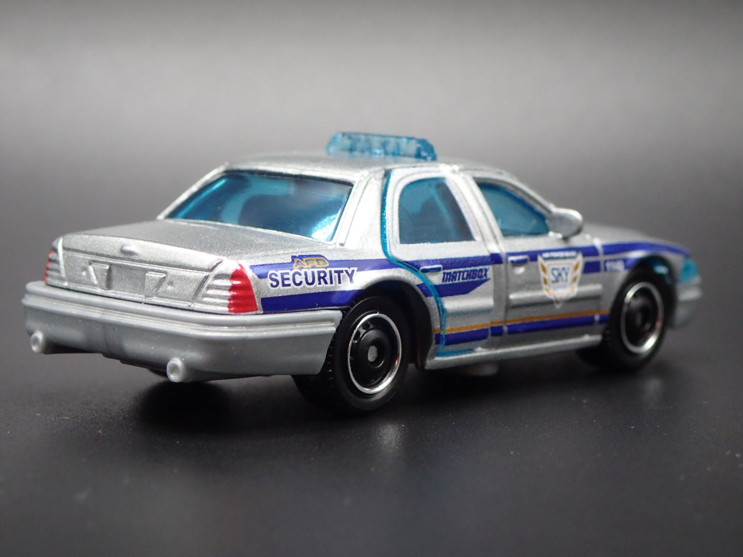 2006 06 FORD CROWN VICTORIA SECURITY POLICE SILVER 1:64 SCALE DIECAST MODEL CAR