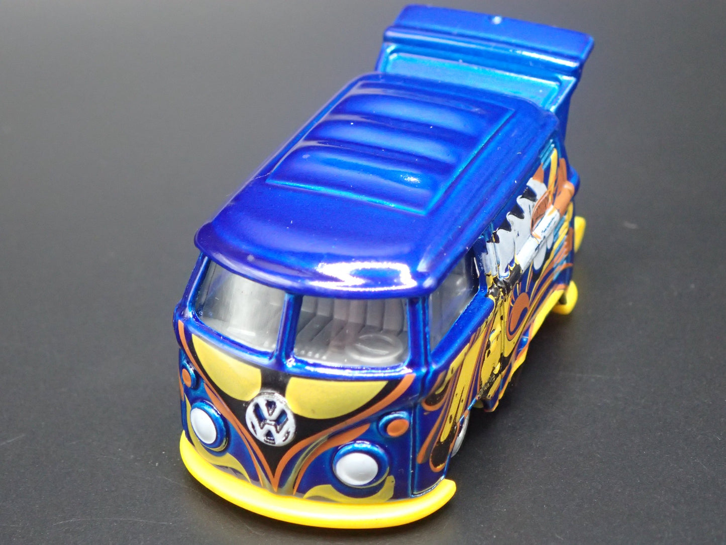 VW VOLKSWAGEN KOOL KOMBI MINI BUS VAN BLUE 1:64 SCALE DIORAMA DIECAST MODEL CAR