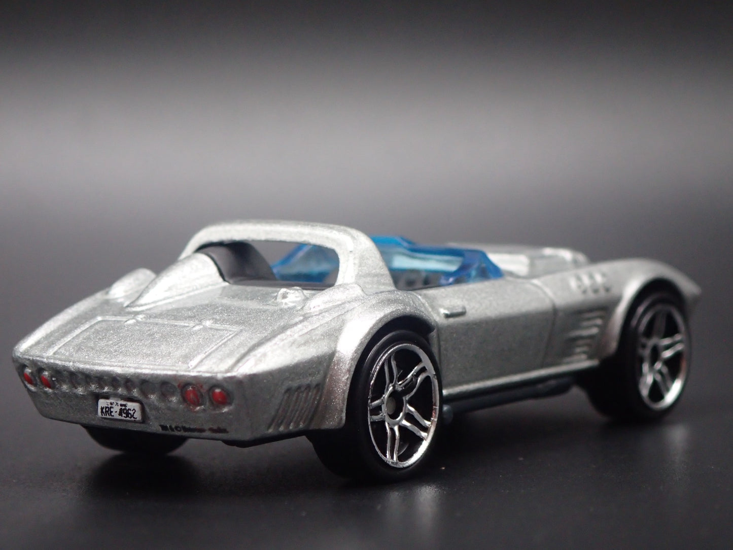 1963 CHEVY CHEVROLET CORVETTE GRAND SPORT ROADSTER 1/64 SCALE DIECAST MODEL CAR